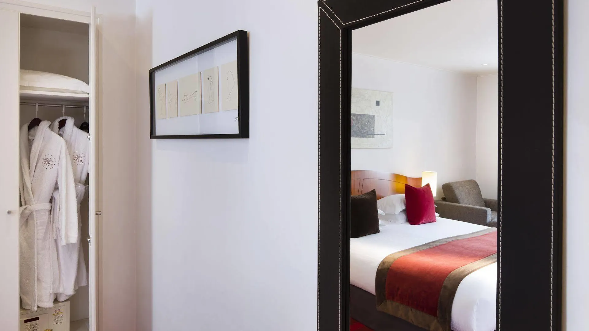 Europe Hotel Paris Eiffel 3*,  צרפת